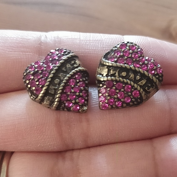 Betsey Johnson love earrings - Picture 4 of 4